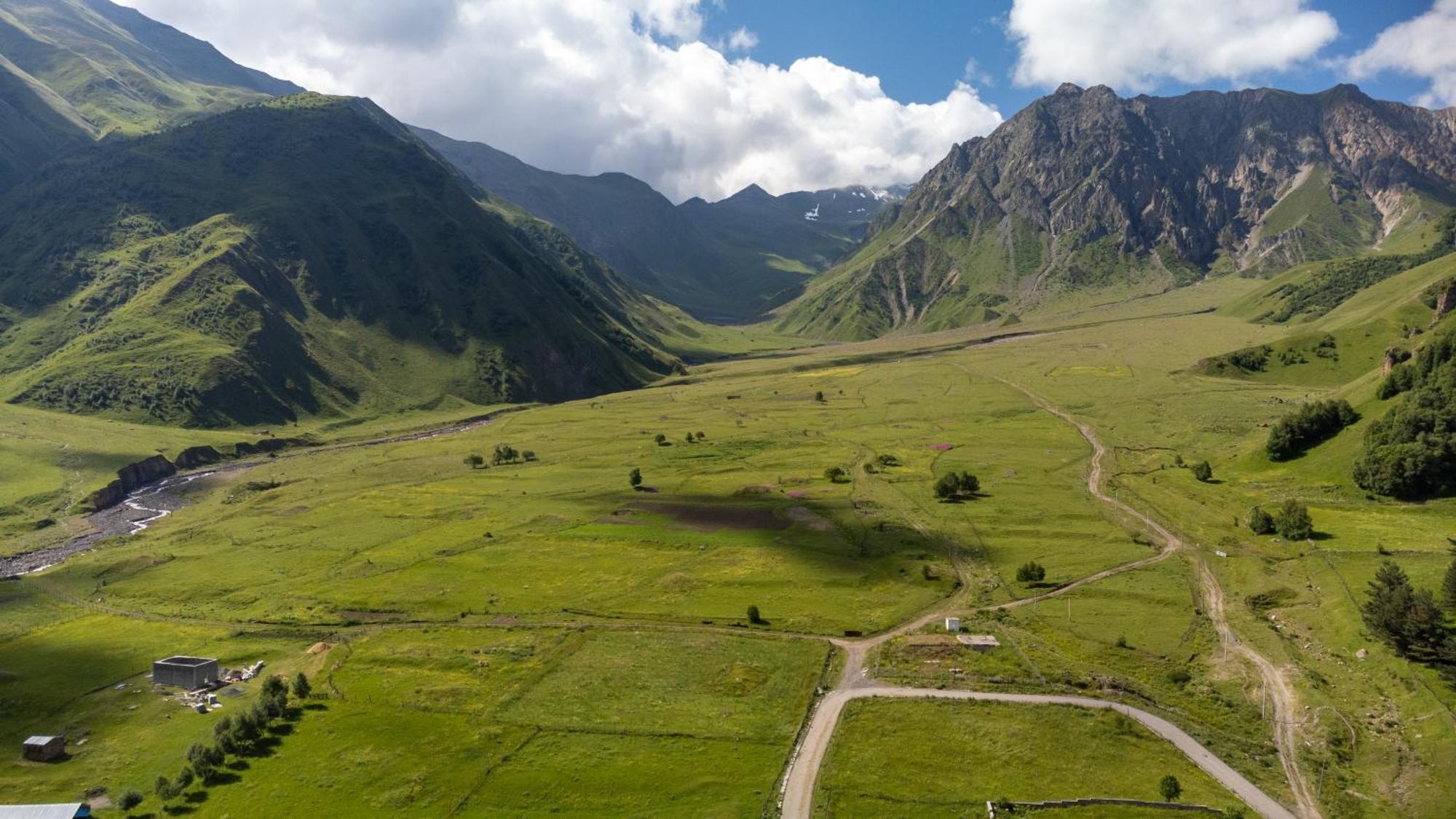 Terkhena Hotel Kazbegi Ngoại thất bức ảnh
