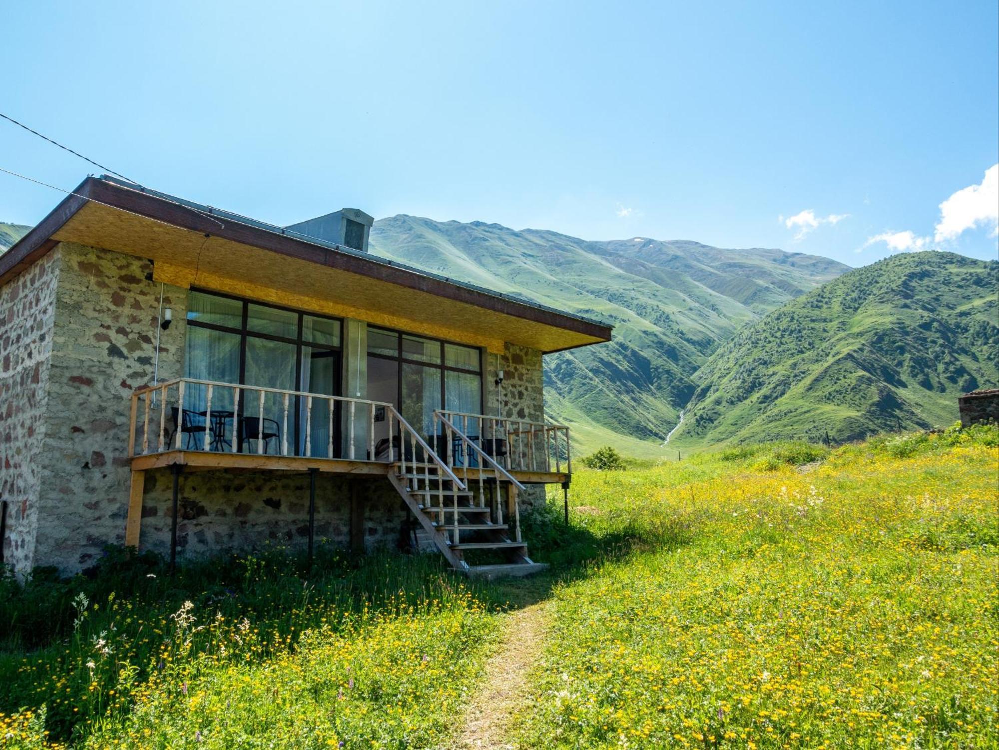 Terkhena Hotel Kazbegi Ngoại thất bức ảnh